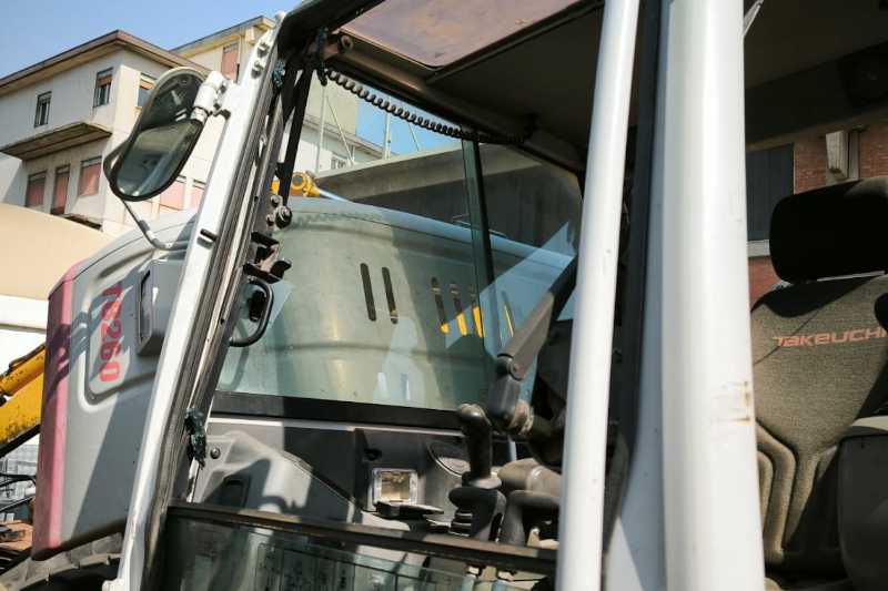 OmecoHub - Immagine TAKEUCHI TB260
